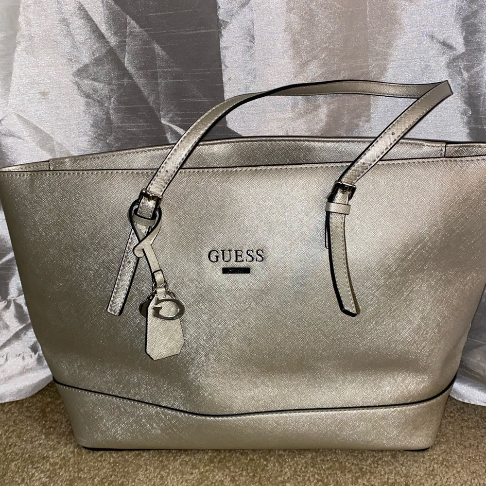 GUESS tote